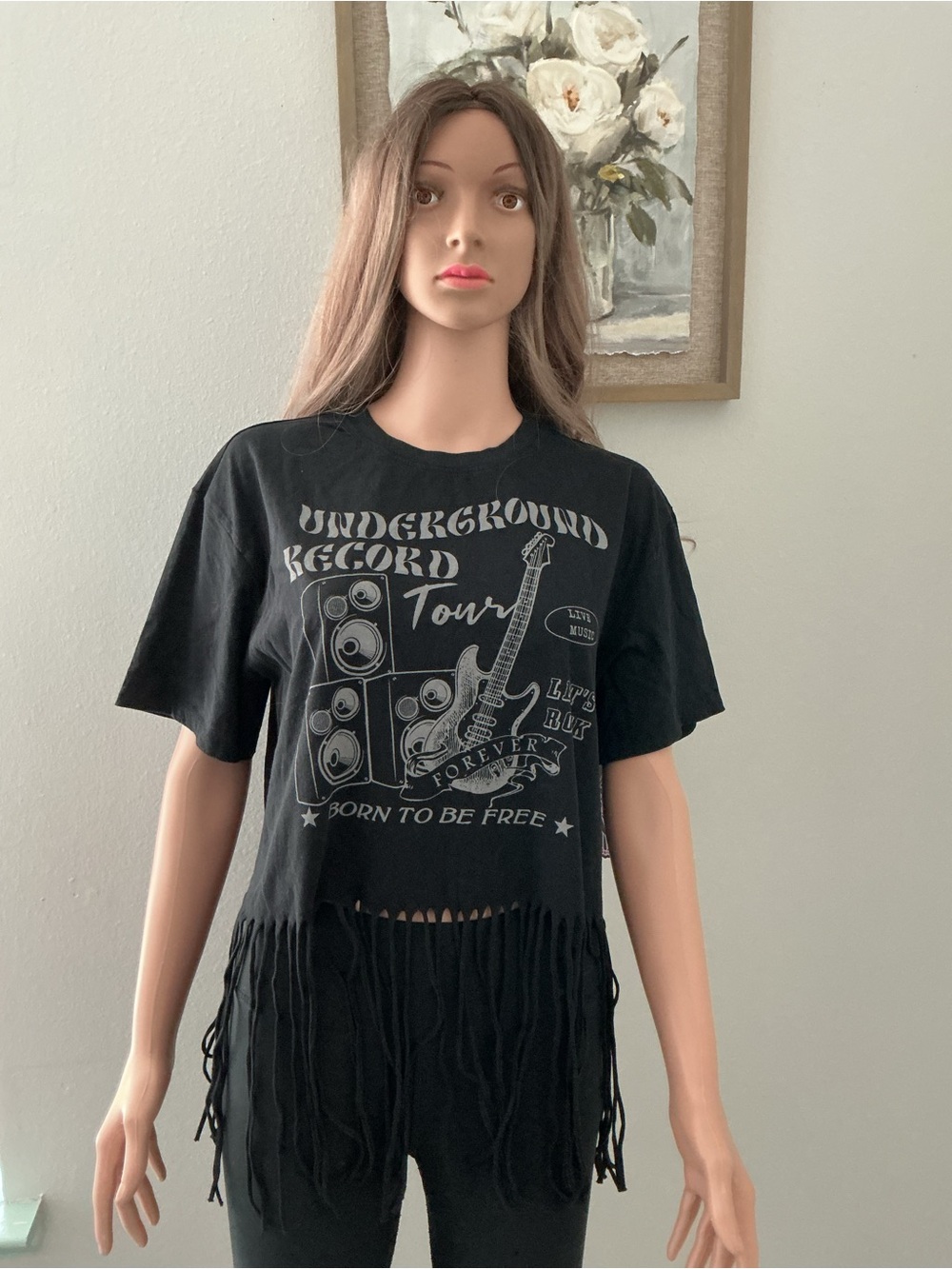 Vibe Black Fringe Graphic Cropped Tee r